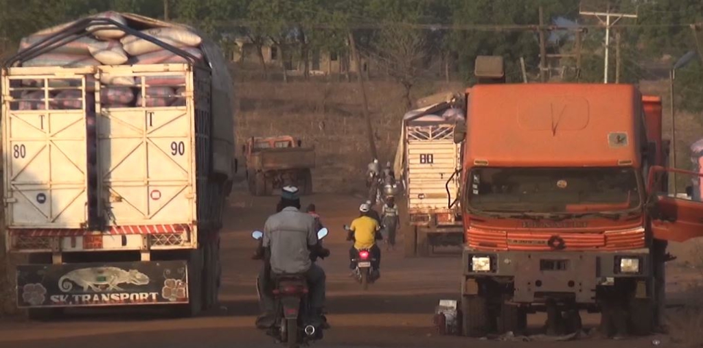JoyNews exposé: Tonnes of soya exported illegally to Togo, other countries despite Agric Ministry ban JoyNews exposé: Tonnes of soya exported illegally to Togo, other countries despite Agric Ministry ban
