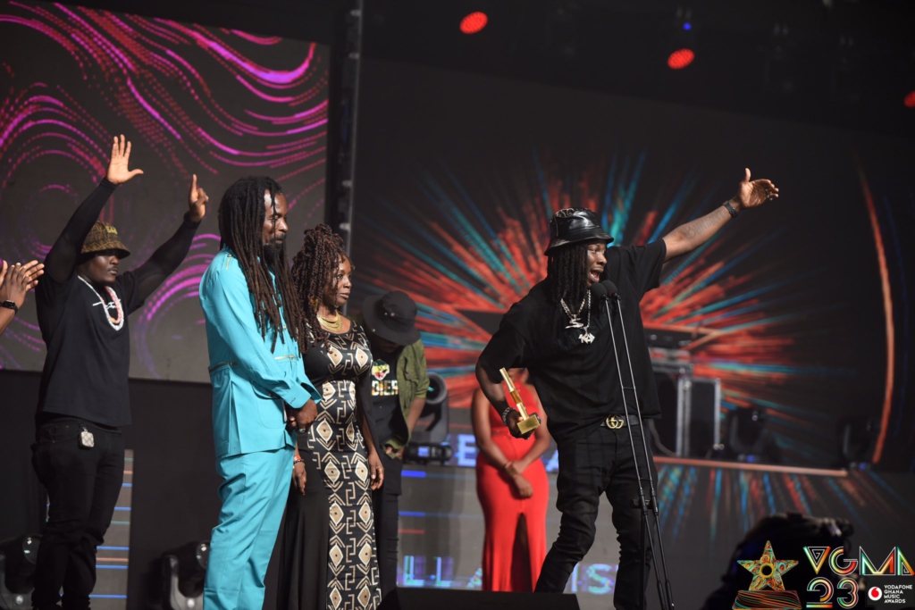 VGMA23: Stonebwoy takes home 6th Reggae/Dancehall Artiste of the Year award on return