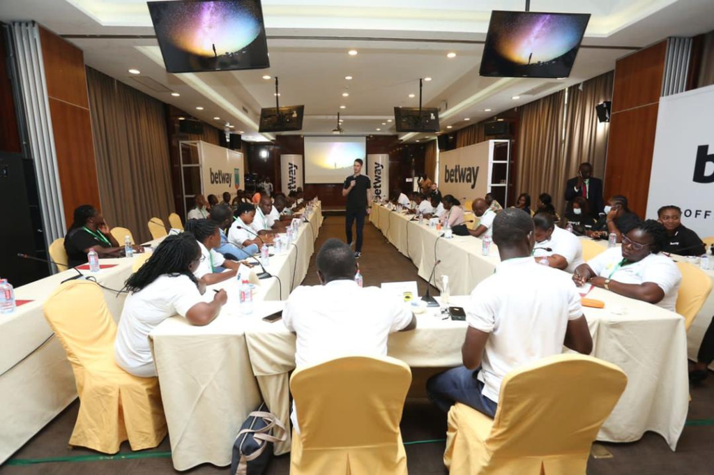 Fred Pappoe urges Ghana Women’s Premier League clubs to actively engage with community members Fred Pappoe urges Ghana Women’s Premier League clubs to actively engage with community members