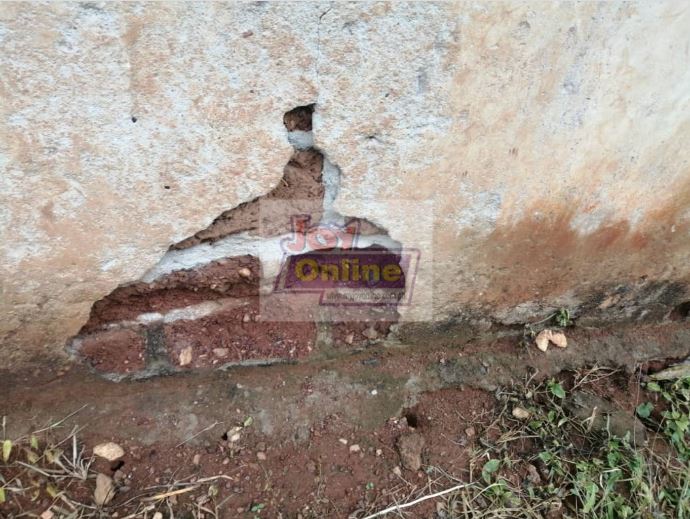 Pupils of Amanin M/A Primary School escape collapse of school building by a hair's breadth Pupils of Amanin M/A Primary School escape collapse of school building by a hair's breadth