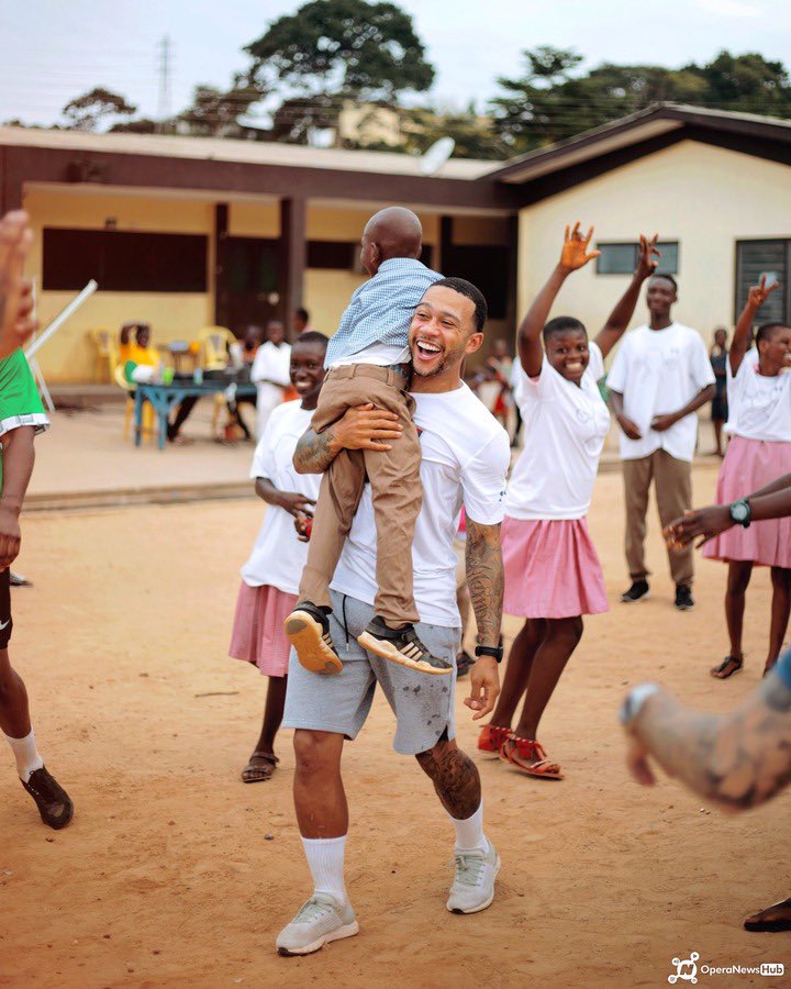 Barcelona forward, Memphis Depay, refurbishes Cape Coast School for Deaf and Blind