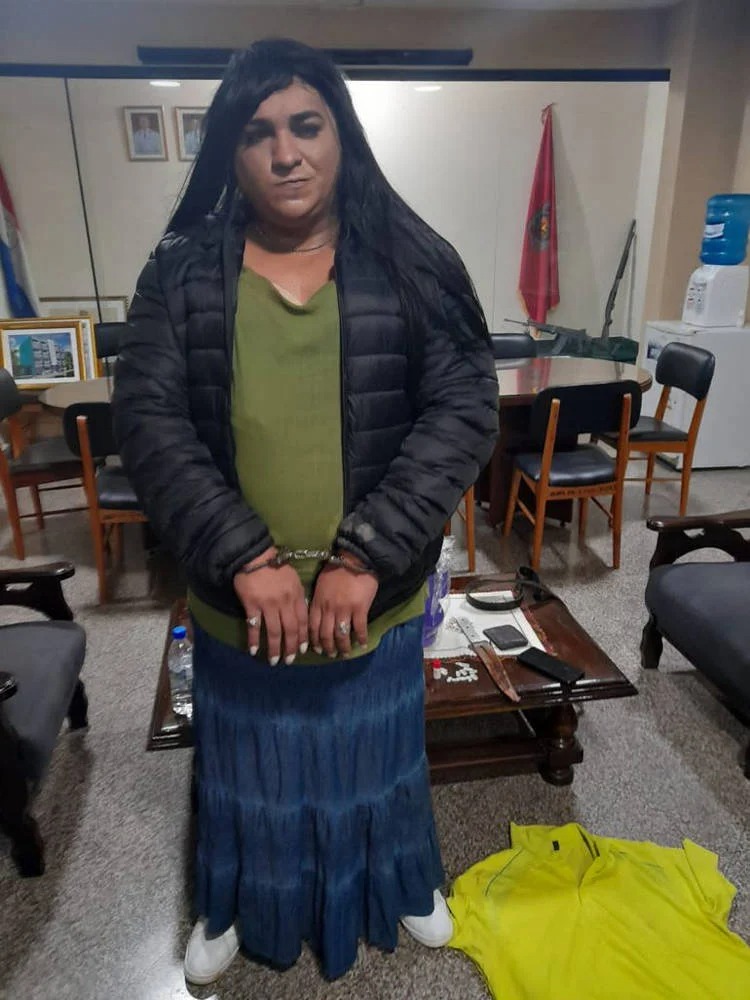 Man escapes prison by disguising himself as a woman