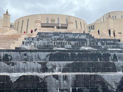 Chinese builders unveil Zimbabwe's new parliament