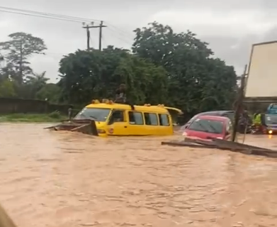 Thousands stranded as flood waters block Takoradi-Agona-Tarkwa highway
