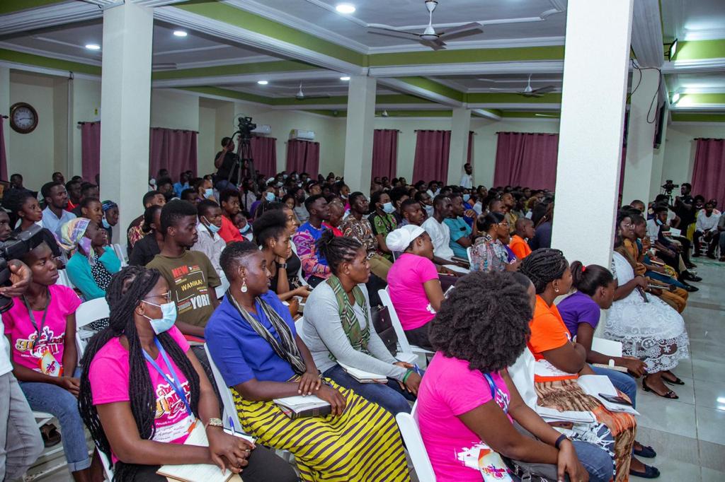 Christian women take Ghana's crisis to the altar