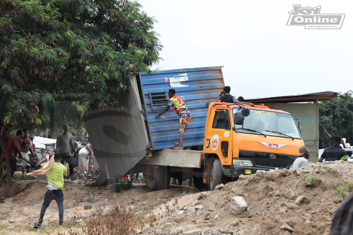 Photos: GRIDCo demolishes illegal structures under high tension lines at Bawaleshie Photos: GRIDCo demolishes illegal structures under high tension lines at Bawaleshie