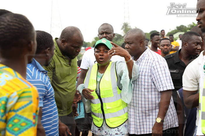 Photos: GRIDCo demolishes illegal structures under high tension lines at Bawaleshie Photos: GRIDCo demolishes illegal structures under high tension lines at Bawaleshie