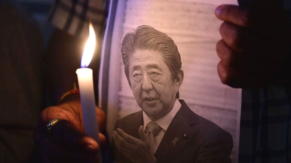 Japanese mourners pay last respects to ex-Prime Minister Shinzo Abe at funeral