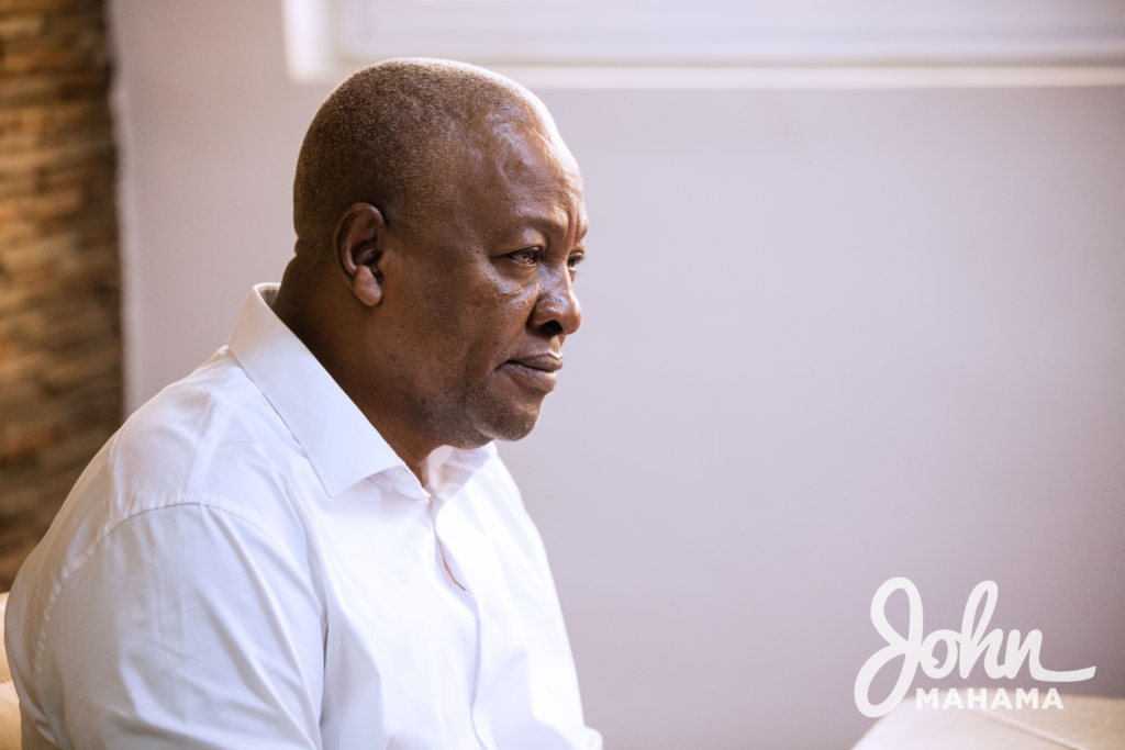 Photos: Mahama receives Sunyani queen mother