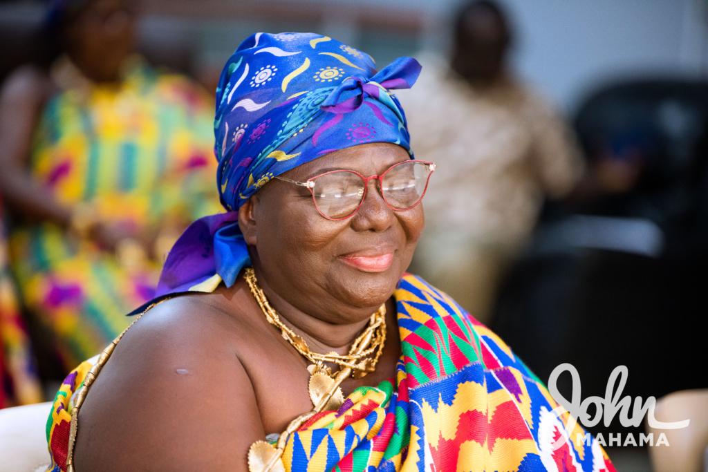 Photos: Mahama receives Sunyani queen mother