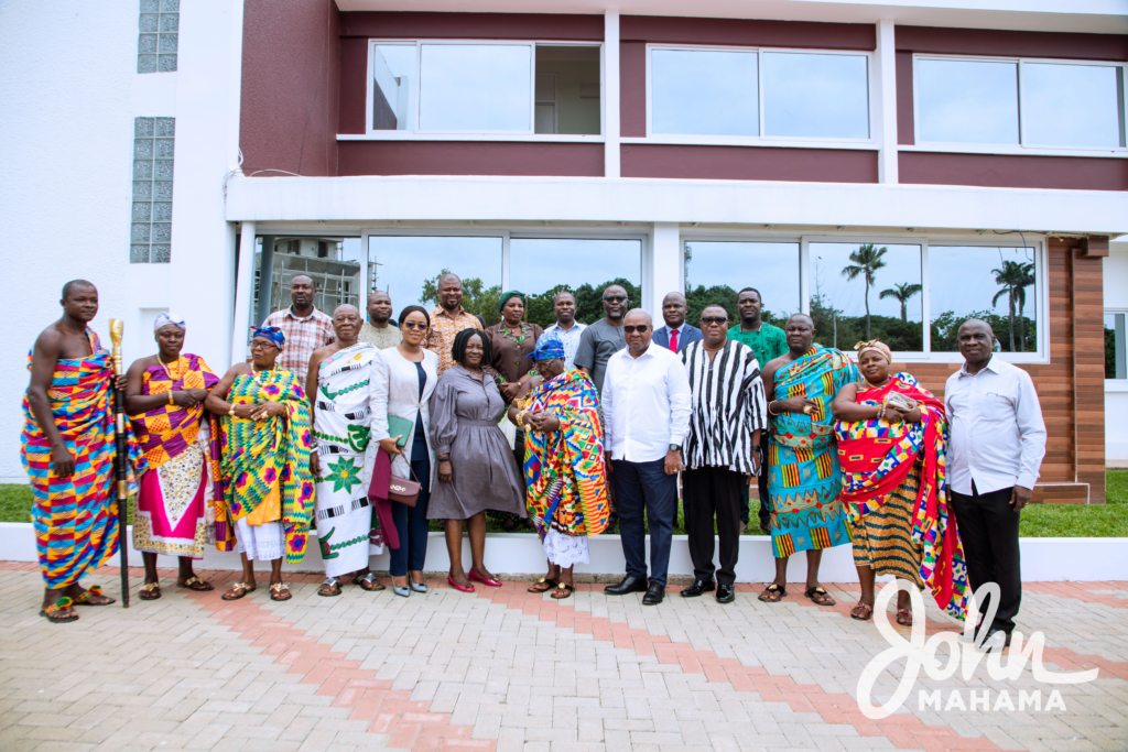 Photos: Mahama receives Sunyani queen mother