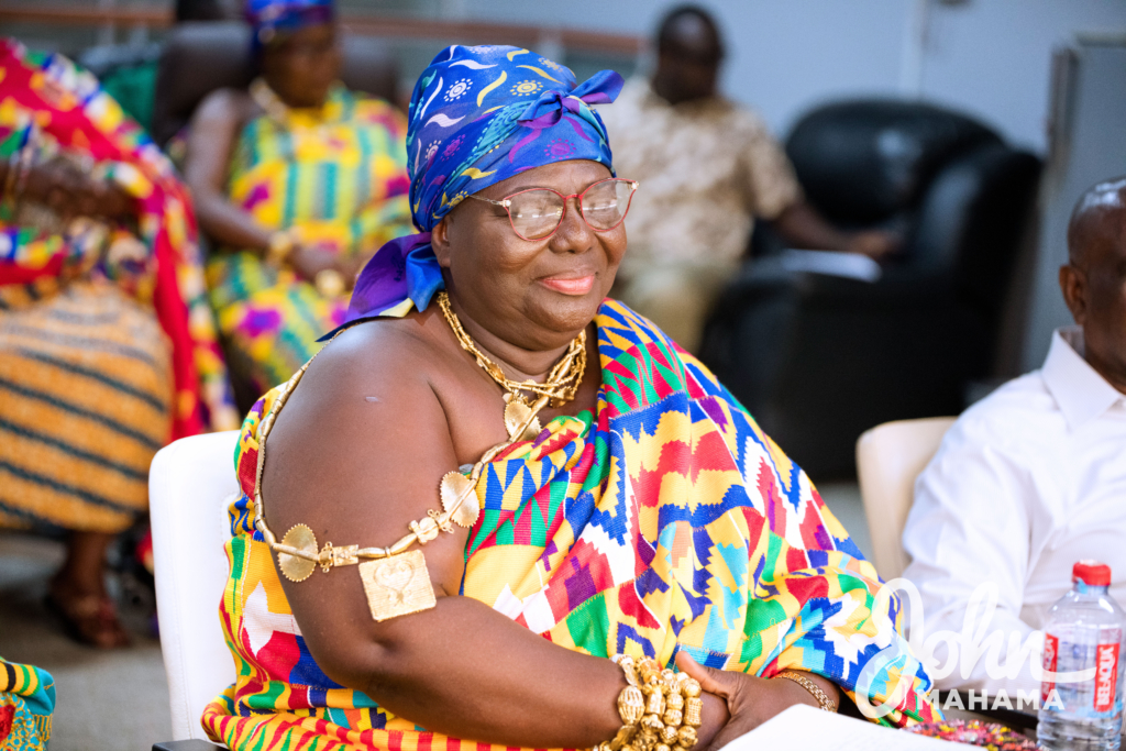 Photos: Mahama receives Sunyani queen mother