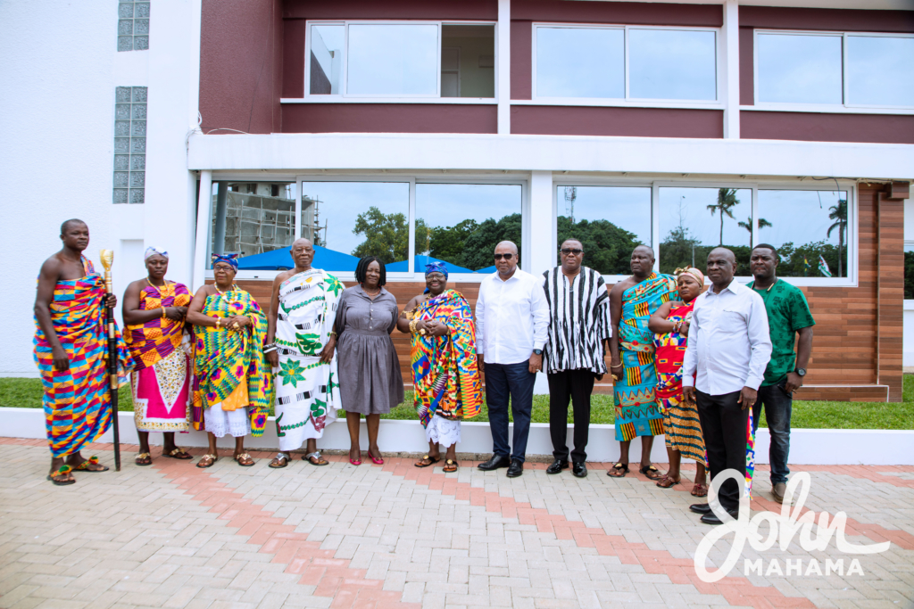 Photos: Mahama receives Sunyani queen mother