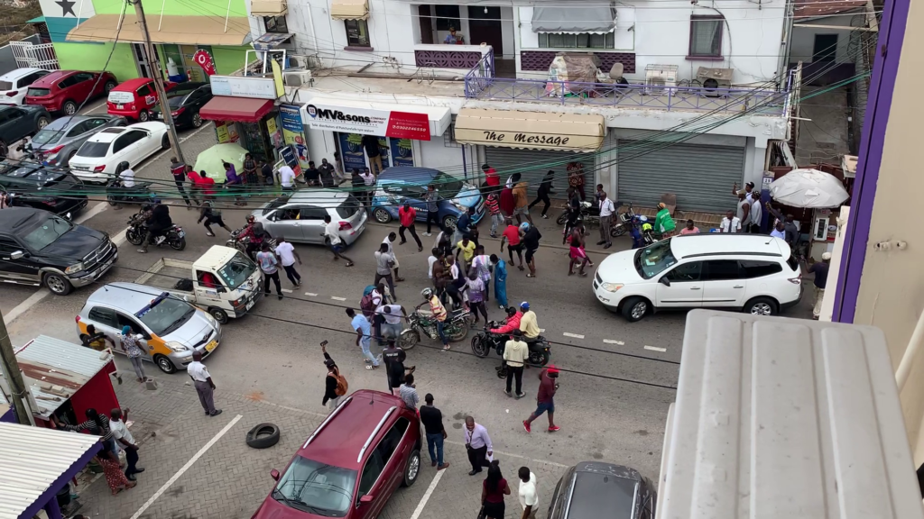 Video: Shatta Wale sprays money on fans at Kokomlemle