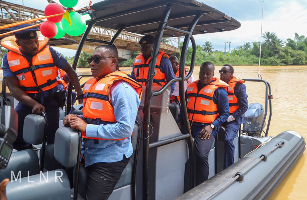 Lands Minister commissions 5 speed boats to fight 'galamsey'