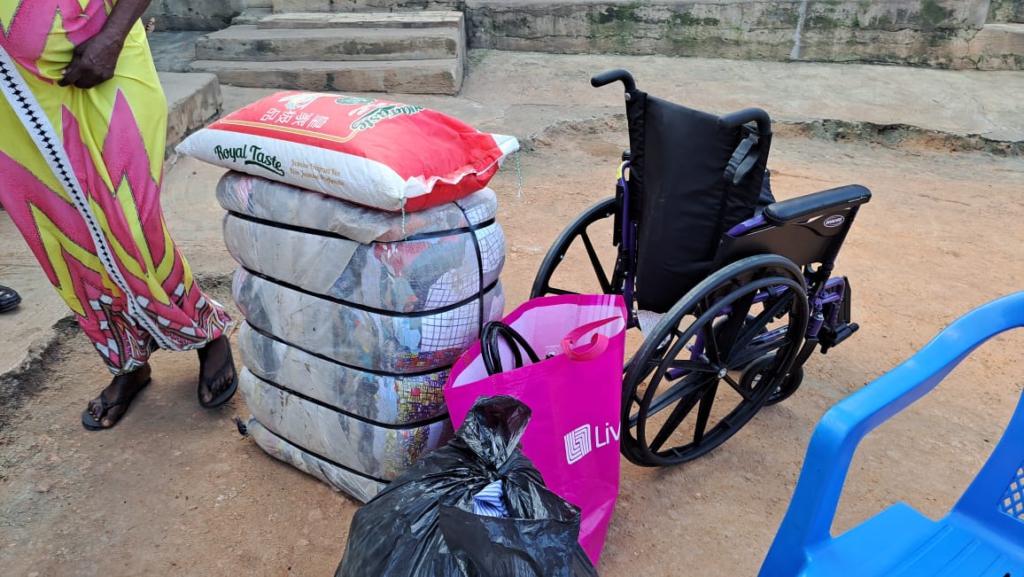 Nhyira FM's Mama Effe and others donate to disabled mother of 6 Nhyira FM's Mama Effe and others donate to disabled mother of 6