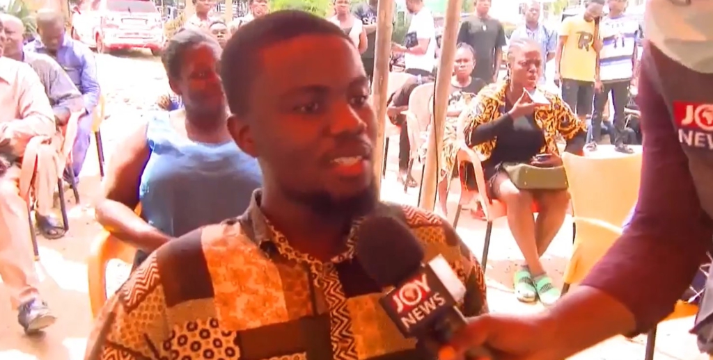 Many Ghanaians besiege SIM re-registration centres in quest to meet deadline