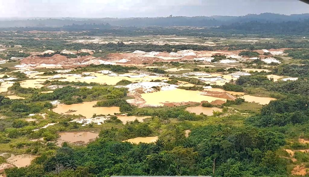 Lands Ministry arrests 8 illegal miners, destroys 800 Changfans on River Offin and Pra Lands Ministry arrests 8 illegal miners, destroys 800 Changfans on River Offin and Pra
