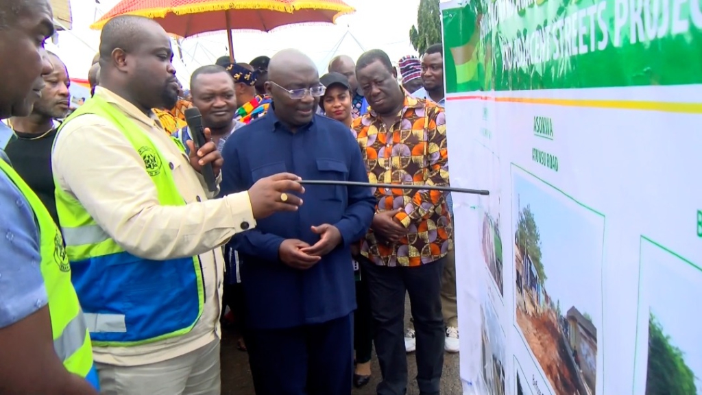 Vice-President commissions inner roads in Oforikrom Municipality