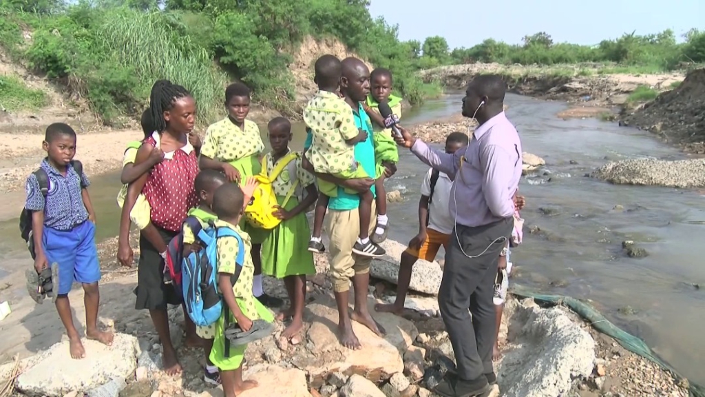 Pupils in Borteyman risk their lives through storm drain to access education