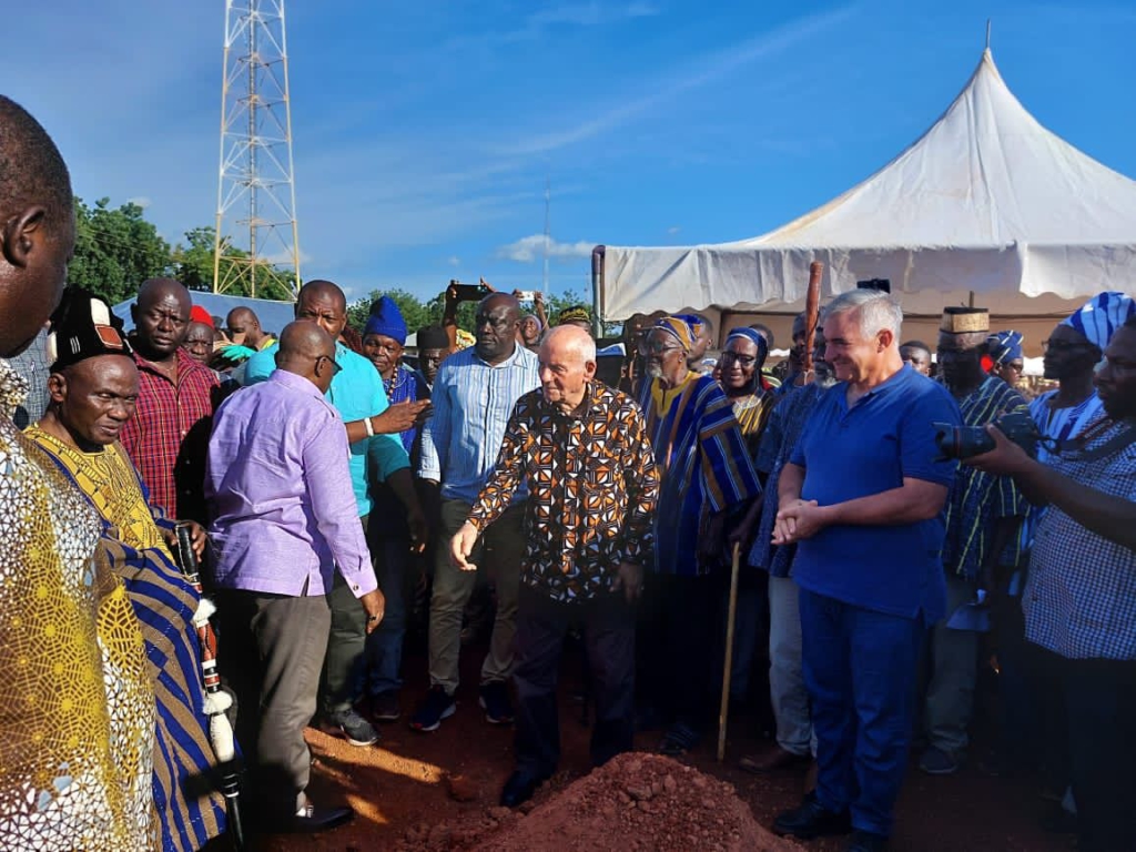 Akufo-Addo cuts sod for dualisation of 2km road in Nandom