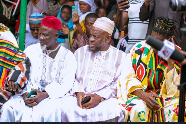 Photos: Mahama supports Kumasi Sofoline Mosque Project