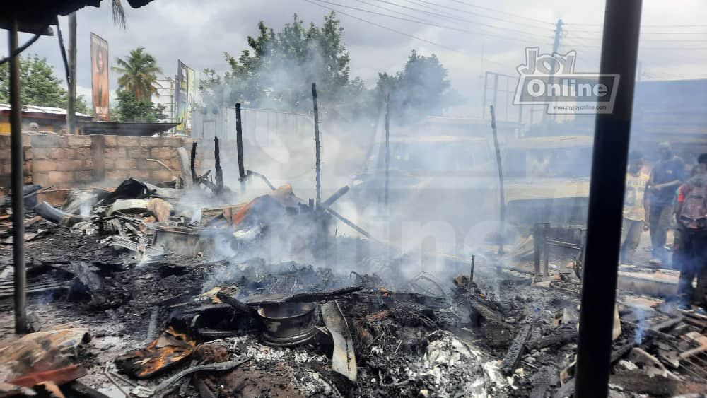 3 Ford vans and Opel Kadett vehicle burnt in Kumasi 3 Ford vans and Opel Kadett vehicle burnt in Kumasi