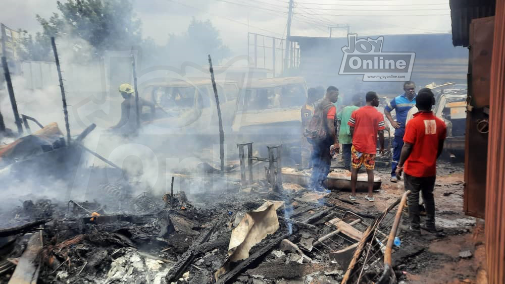 3 Ford vans and Opel Kadett vehicle burnt in Kumasi