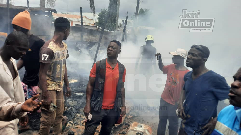 3 Ford vans and Opel Kadett vehicle burnt in Kumasi