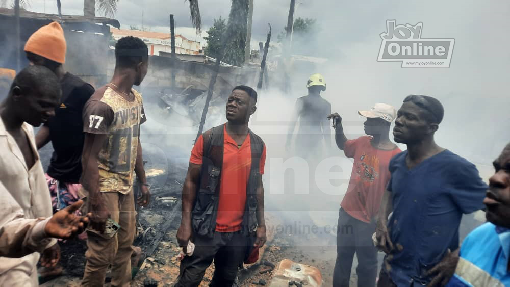3 Ford vans and Opel Kadett vehicle burnt in Kumasi 3 Ford vans and Opel Kadett vehicle burnt in Kumasi