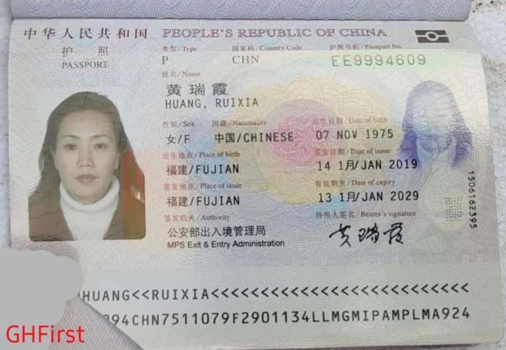 Aisha Huang uses 2 Chinese passports for her travels - Minority