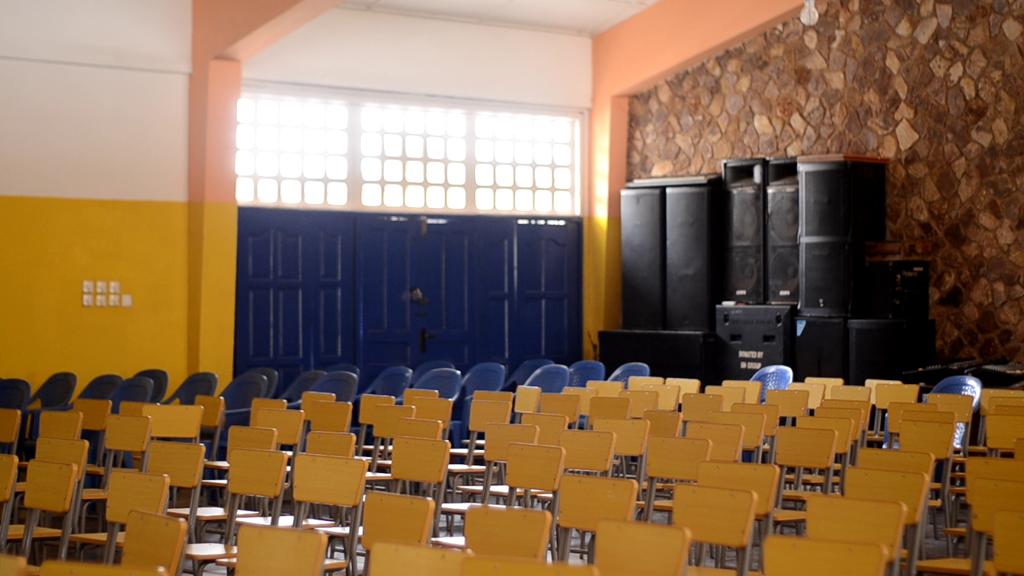 1972 year group of Opoku Ware School refurbishes assembly hall
