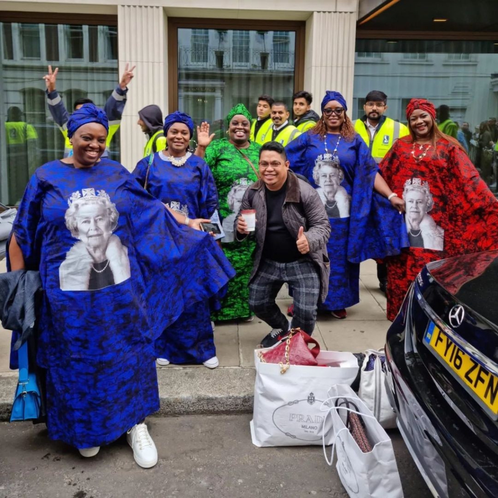 Check out the 'asoebi' some Nigerians wore to Queen Elizabeth II's funeral Check out the 'asoebi' some Nigerians wore to Queen Elizabeth II's funeral