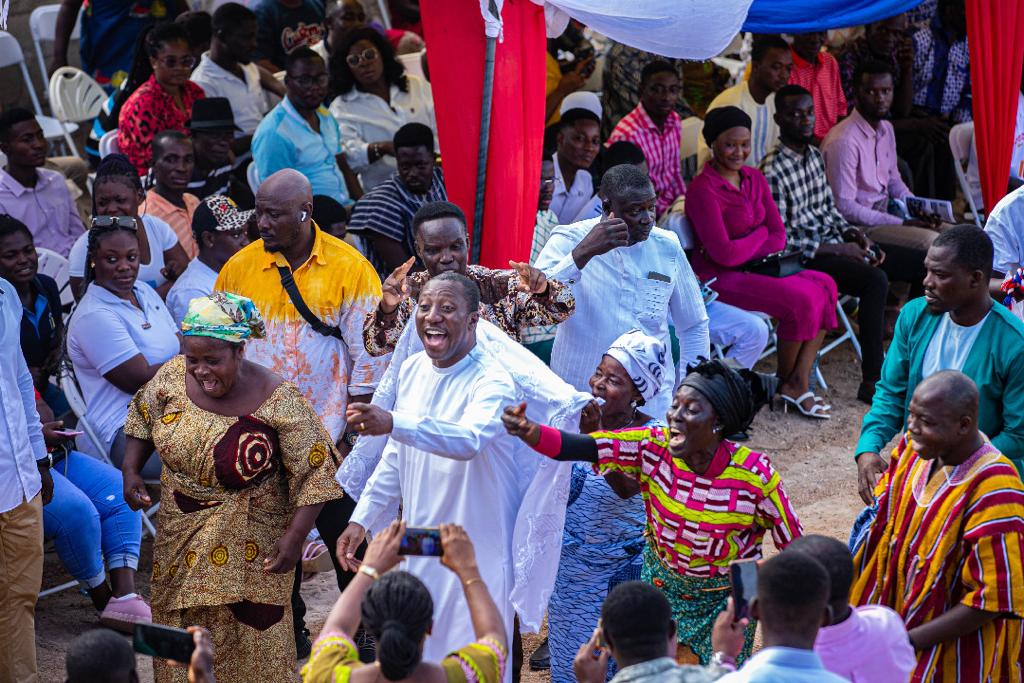 Afenyo Markin delivers Health Centre to Woarabeba Community