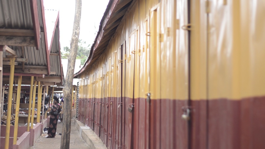 Traders call on authorities to decongest central Kumasi and make racecourse market habitable Traders call on authorities to decongest central Kumasi and make racecourse market habitable