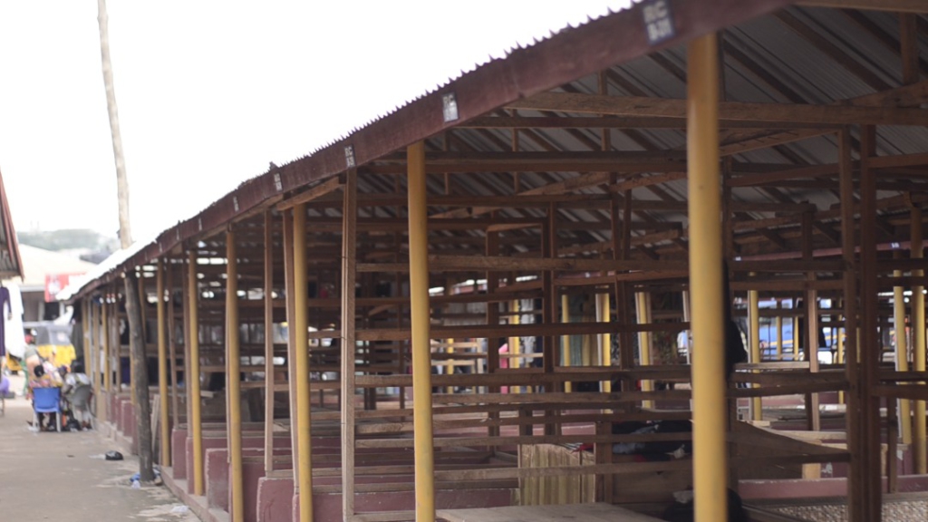 Traders call on authorities to decongest central Kumasi and make racecourse market habitable Traders call on authorities to decongest central Kumasi and make racecourse market habitable