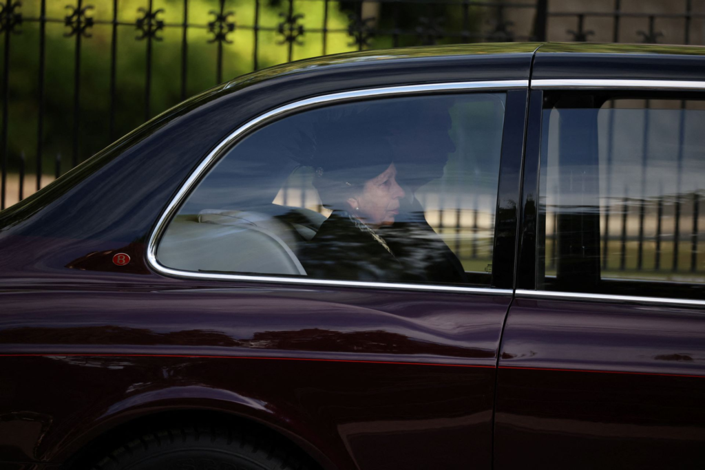 Queen Elizabeth II's coffin arrives in Edinburgh, mourners line streets to pay their respects