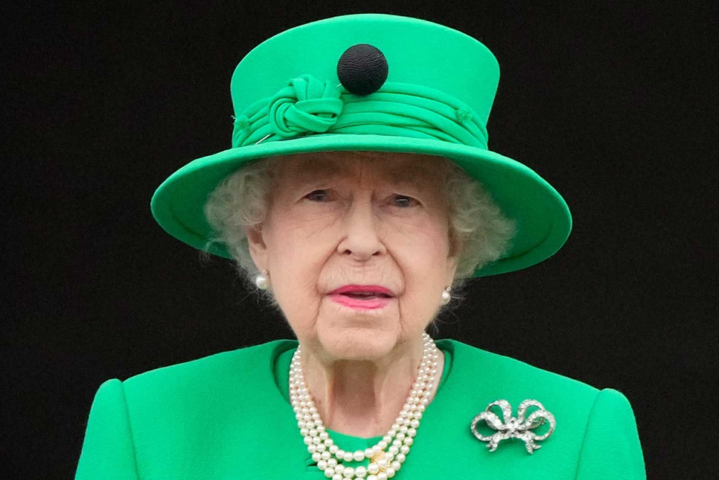 Man admits treason charge over Queen crossbow threat