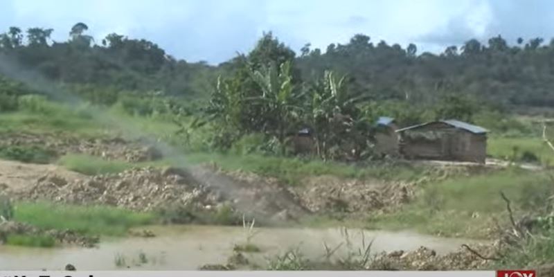 Illegal miners forcing residents out of their homes Illegal miners forcing residents out of their homes