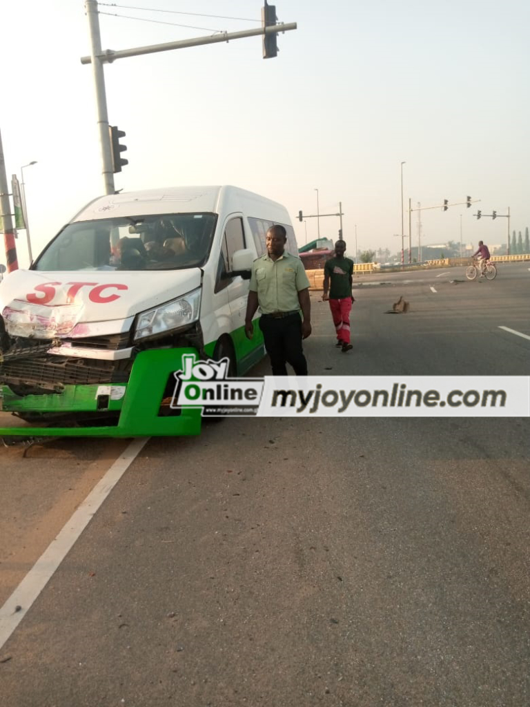 STC bus and pick-up truck crash on Accra-Tema motorway