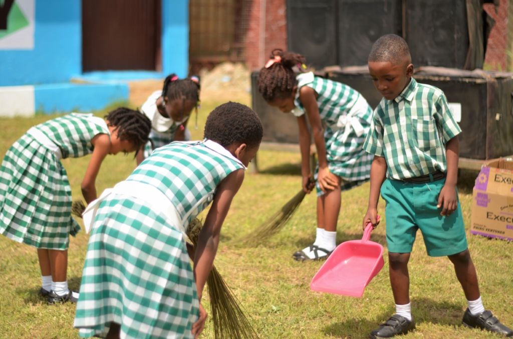 Royal Choice Academy wins Sinapi Aba's green and sanitation contest for basic schools