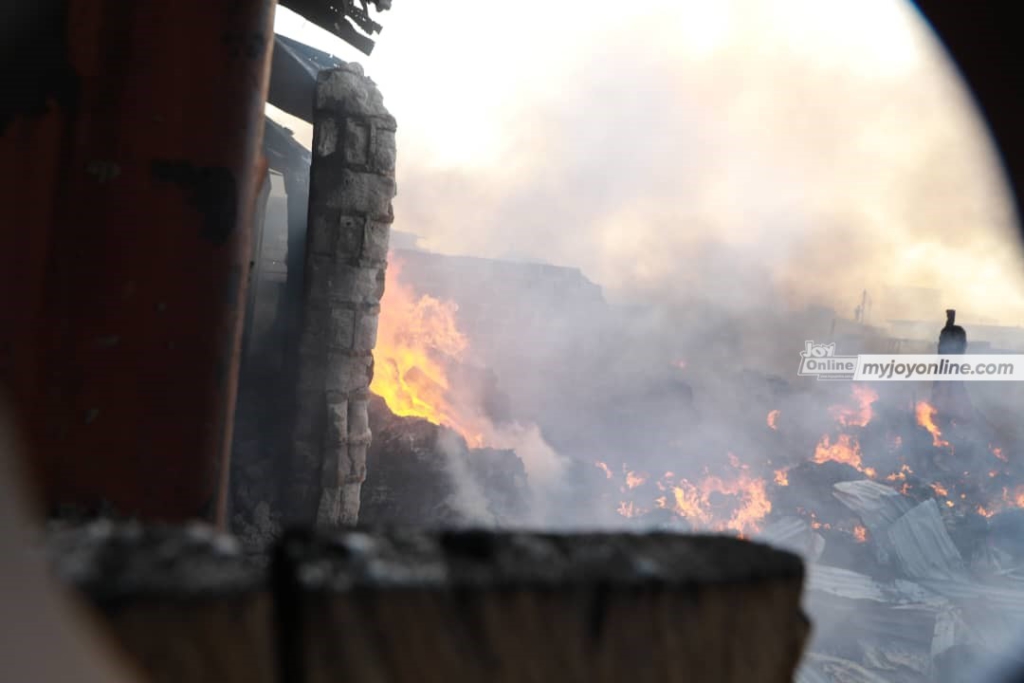Fire destroys shops at Kantamanto market