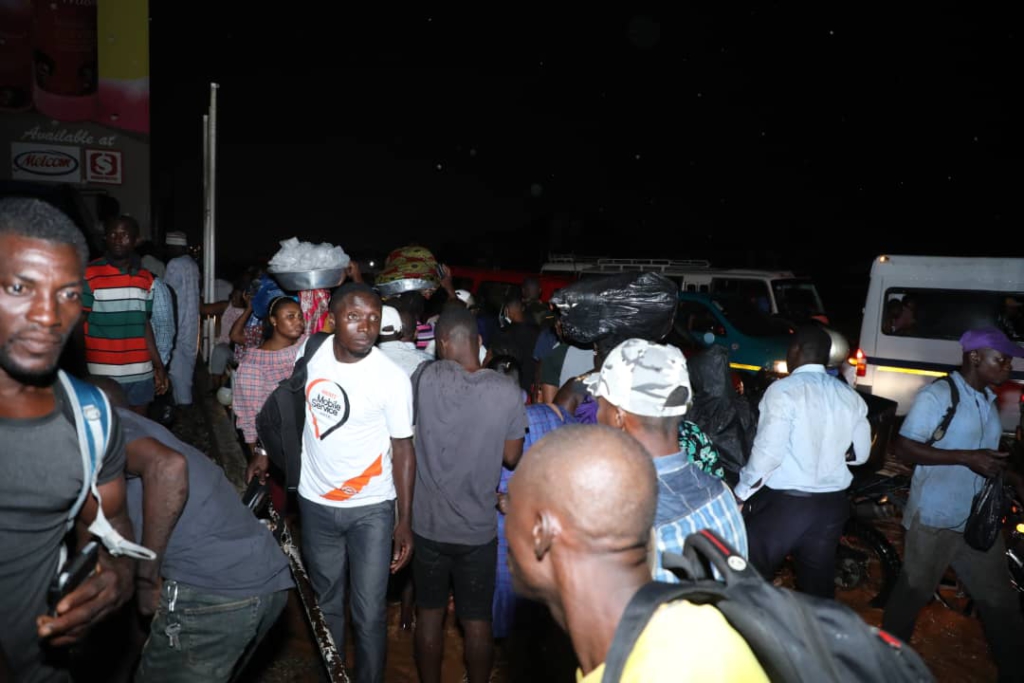 Hundreds stranded on Accra - Kasoa road after downpour
