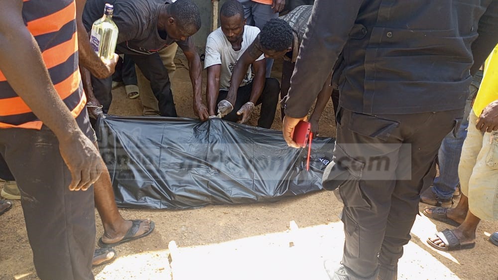 Man beats his wife to death, drinks weedicide in suicide attempt Man beats his wife to death, drinks weedicide in suicide attempt