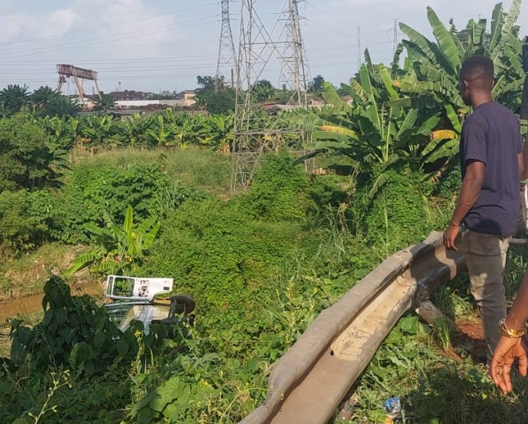 14 pupils receiving treatment after school bus somersaults, falls into a ditch