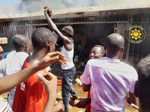 Tamale market: Fire destroys 5 shops Tamale market: Fire destroys 5 shops