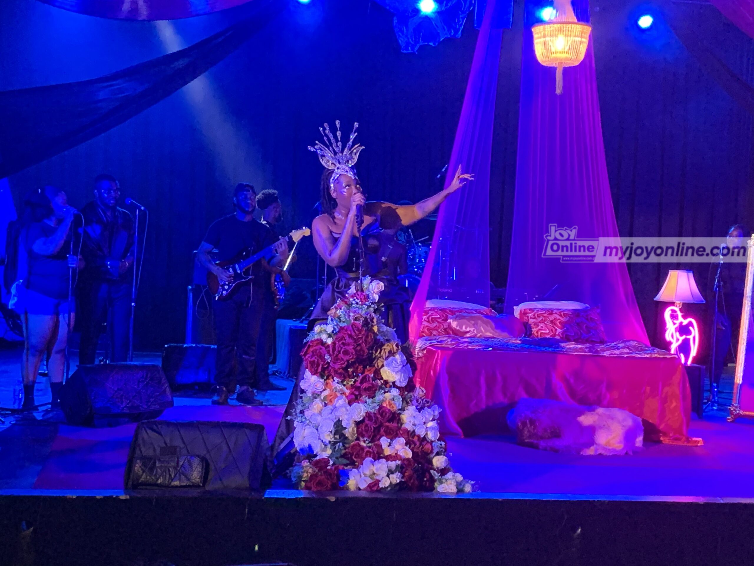 Ria Boss creates sensual aura for stunning Cat Mama World experience