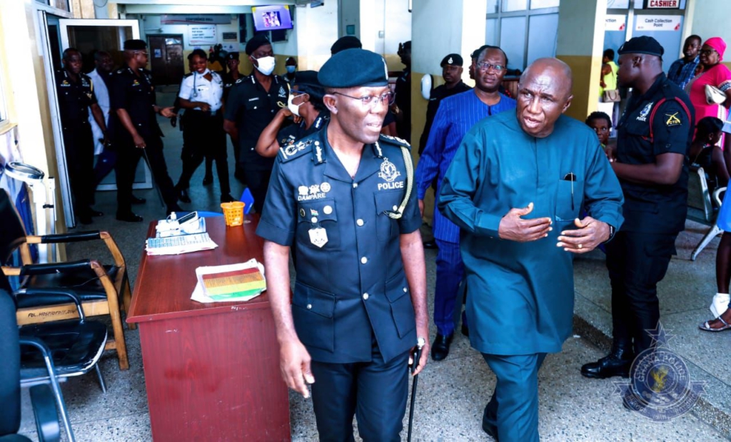 Caprice robbery incident: Interior Minister visits injured police officer Caprice robbery incident: Interior Minister visits injured police officer