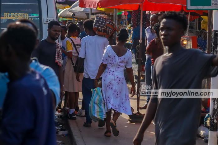Accra: Traders take over bus stops
