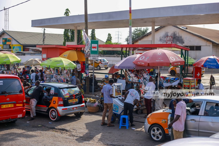 Accra: Traders take over bus stops